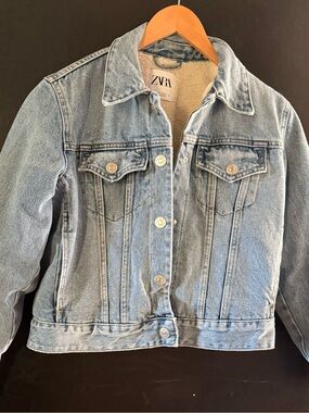 ZARA Sherpa Lined Denim Jacket Size Small Cropped Trucker Coat